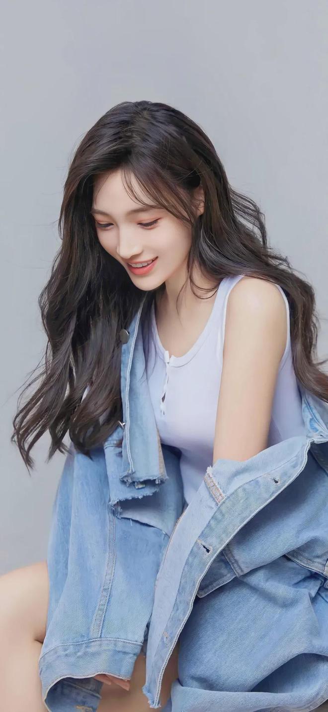 边亲下一边摸下奶瓦力娱乐棋牌一